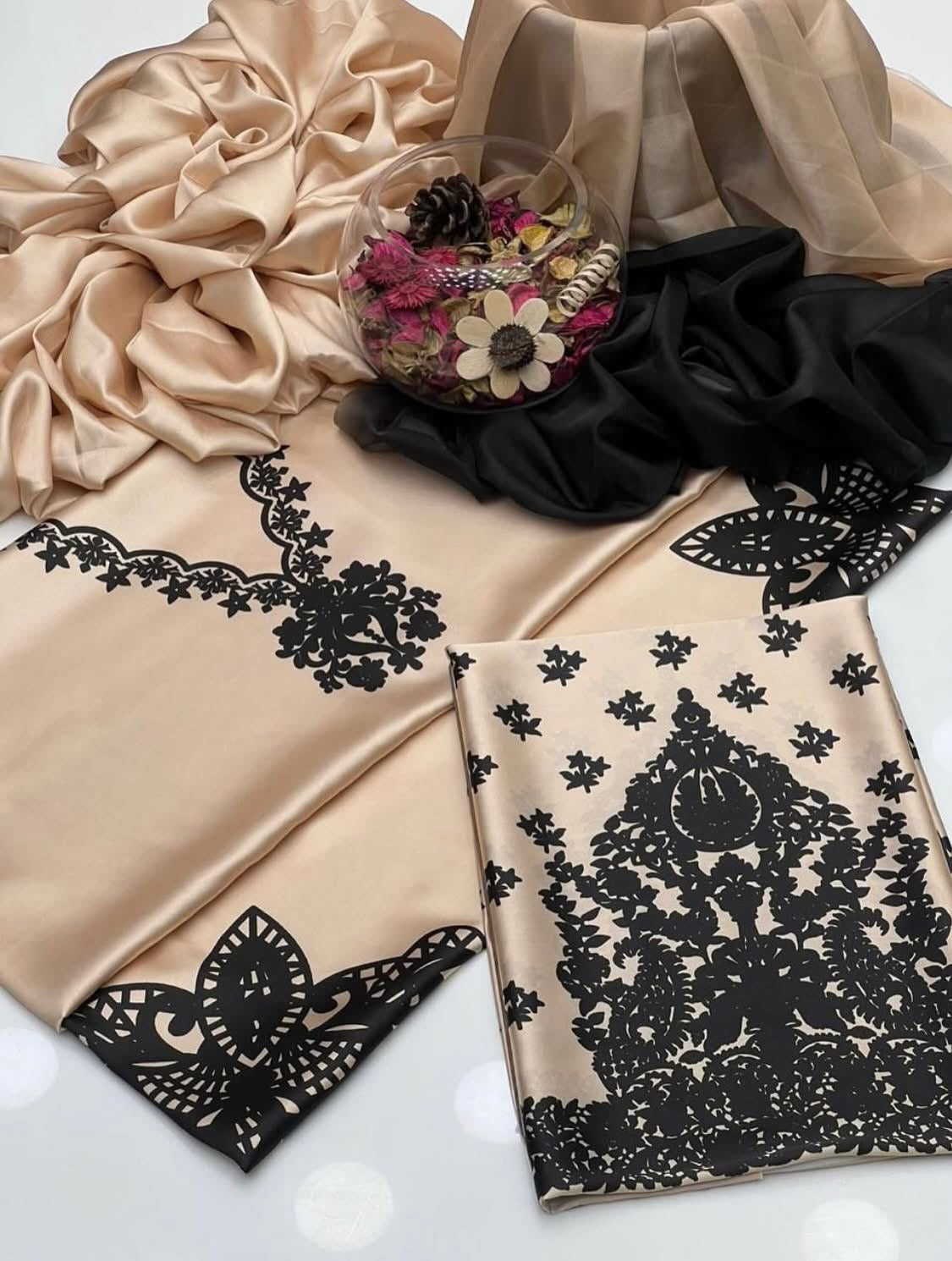 Zainab Chottani Ivory noir silk 3pc unstiched