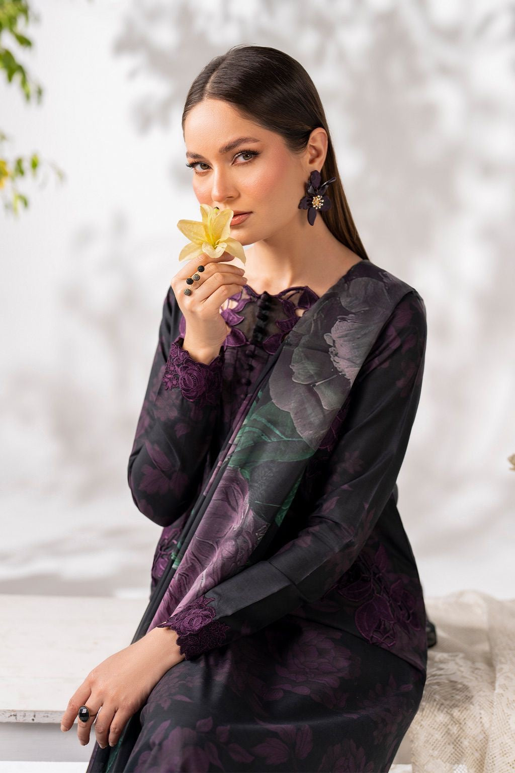 Iznik EFL-10 printed lawn emb 3pc unstiched