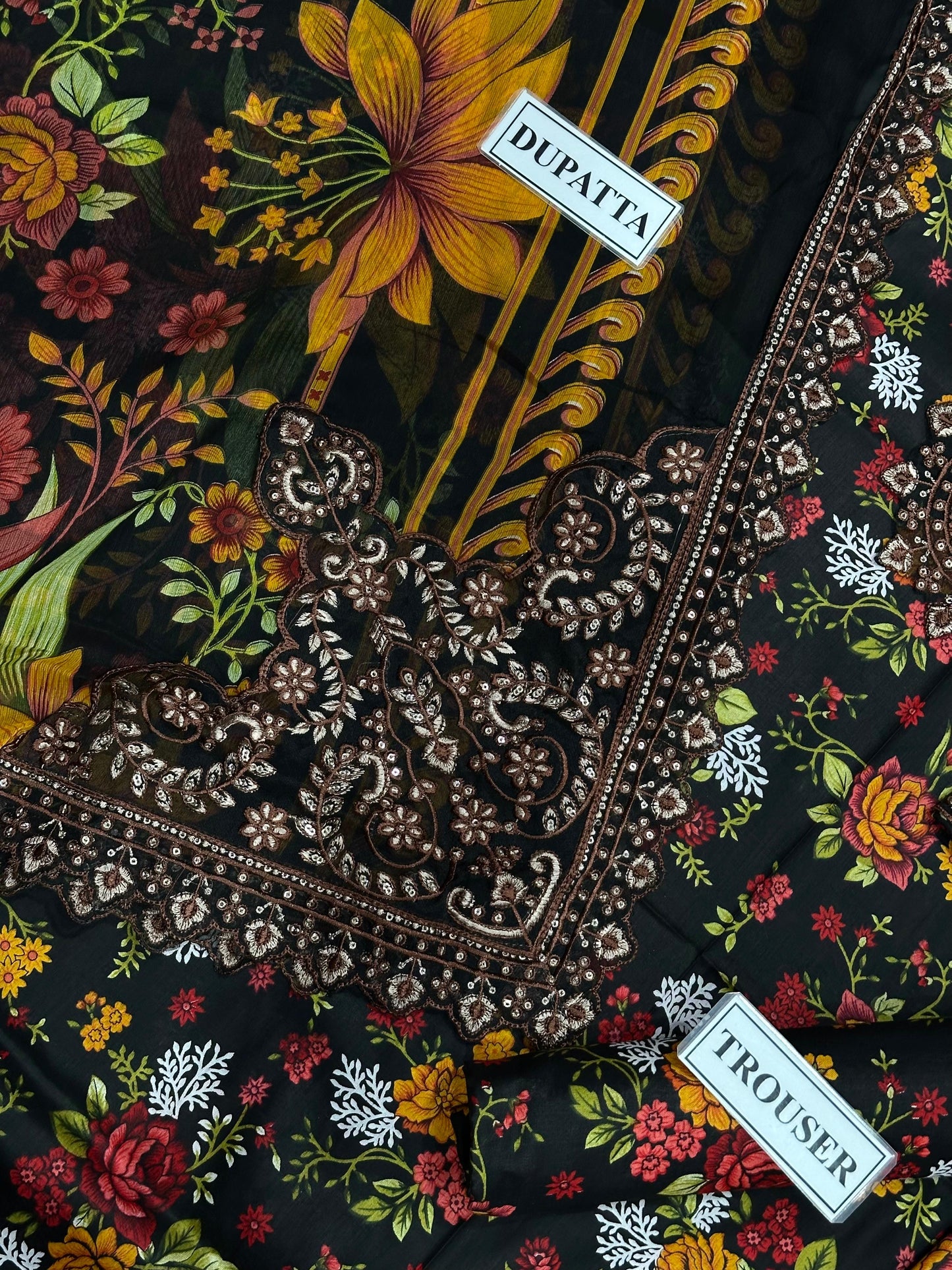 Maria b Pre fall printed lawn 3pc emb unstiched