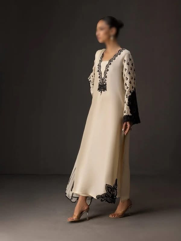 Zainab Chottani Ivory noir silk 3pc unstiched