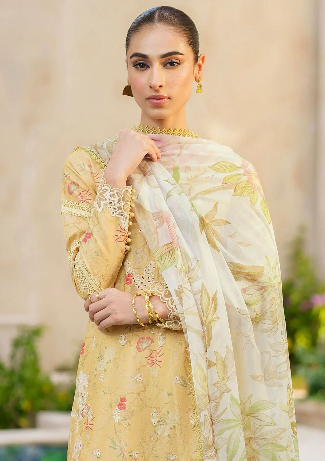 Iznik SFL-09 printed lawn 3pc emb unstiched