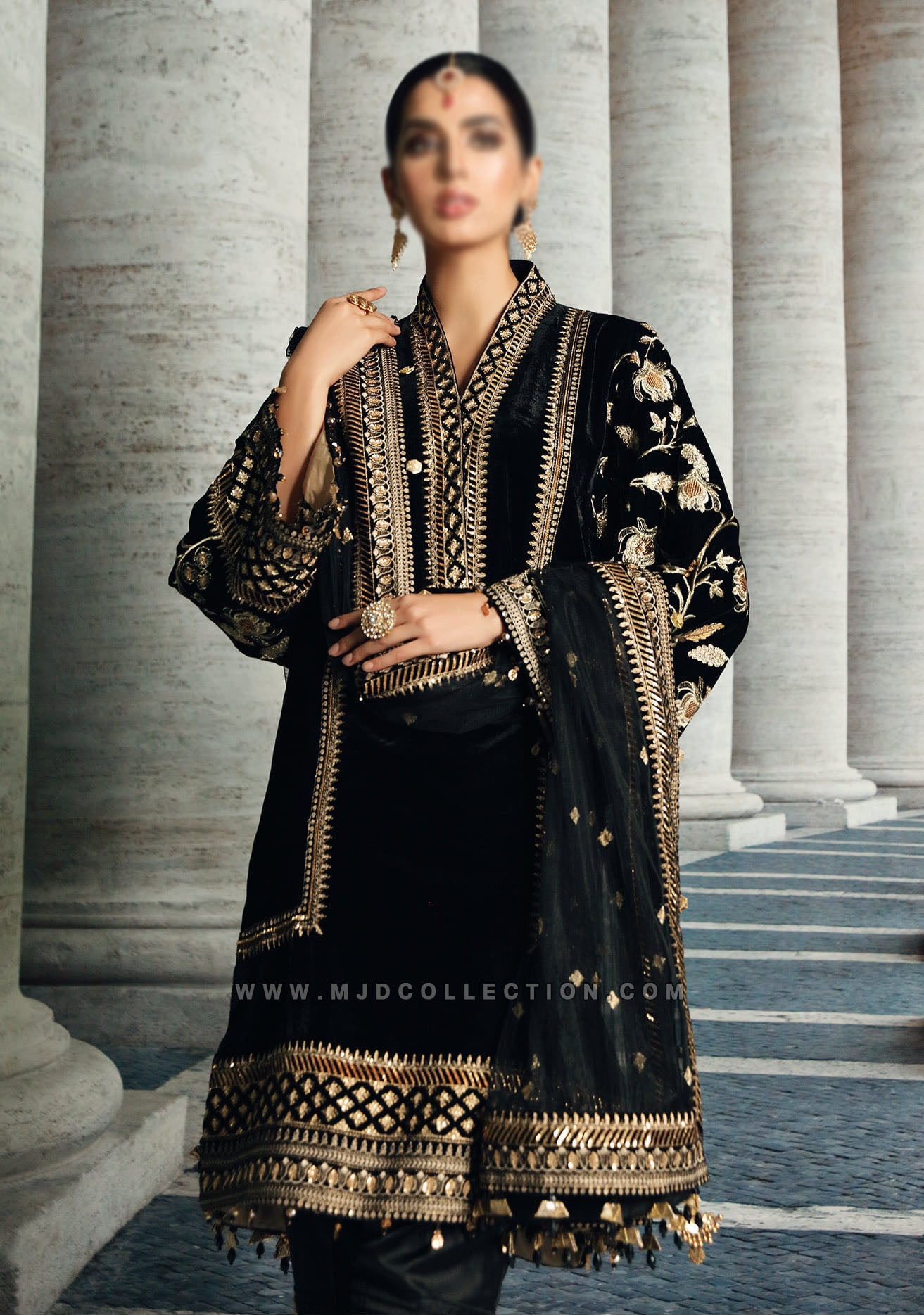 Anaya Celia Alayna luxurious Velvet Collection Anaya By kiran Chaudhry Velour de Luxe Vl-04