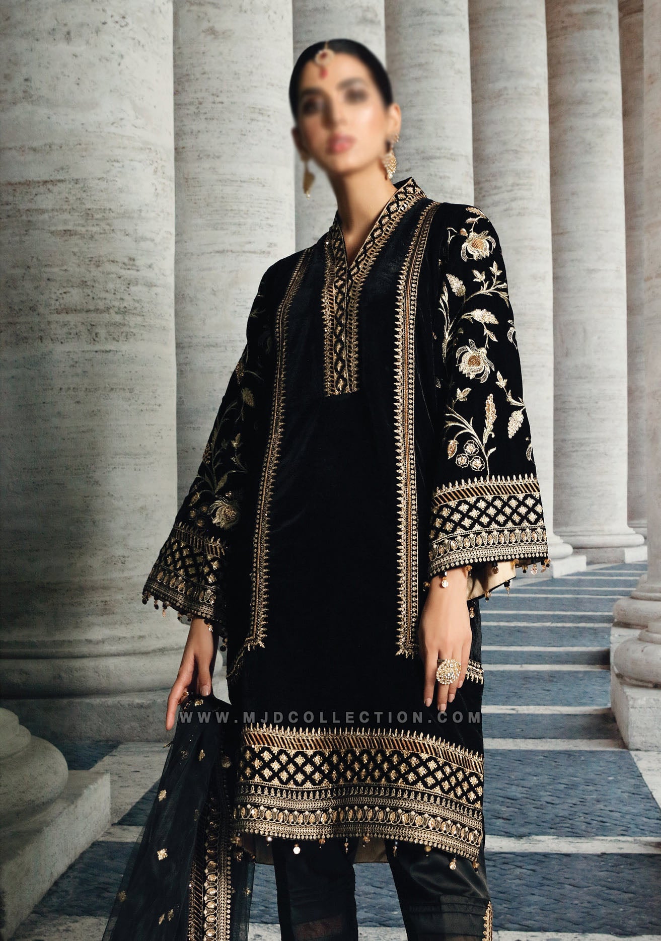 Anaya Celia Alayna luxurious Velvet Collection Anaya By kiran Chaudhry Velour de Luxe Vl-04