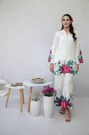 Lulusar Rosey silk digital print 3pc unstiched