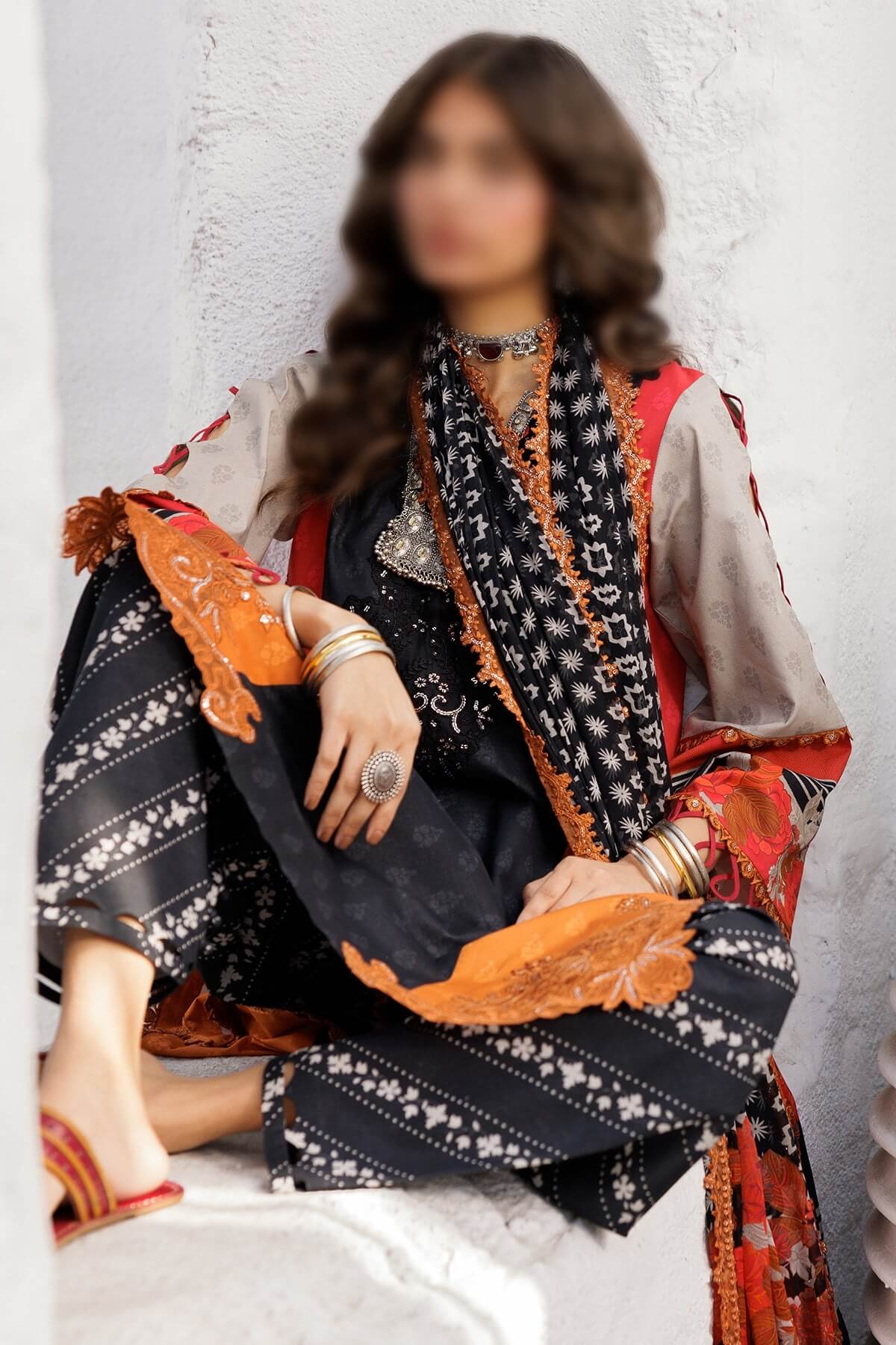 Charizma-EMB Printed Lawn CRO5-01