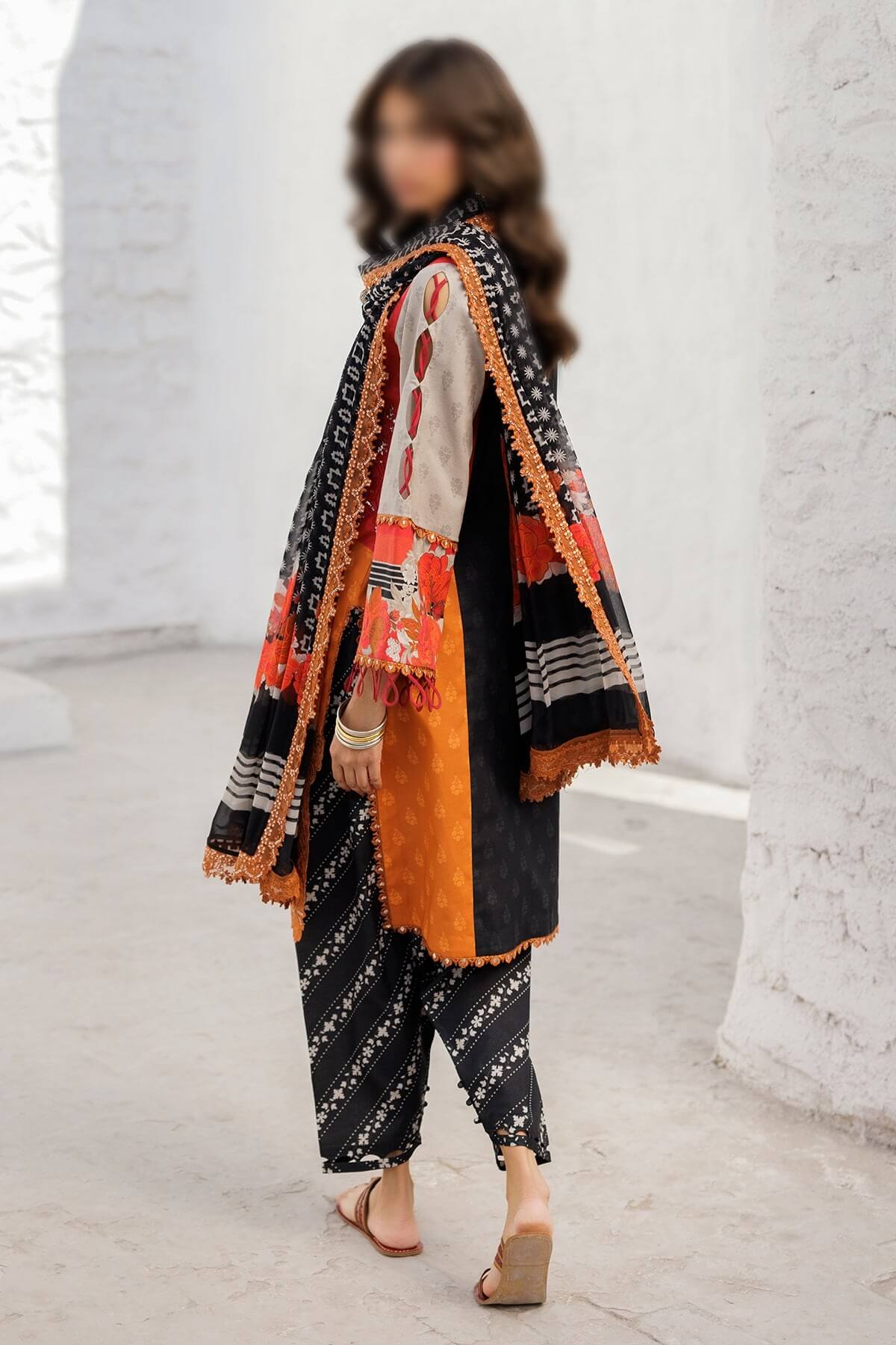 Charizma-EMB Printed Lawn CRO5-01
