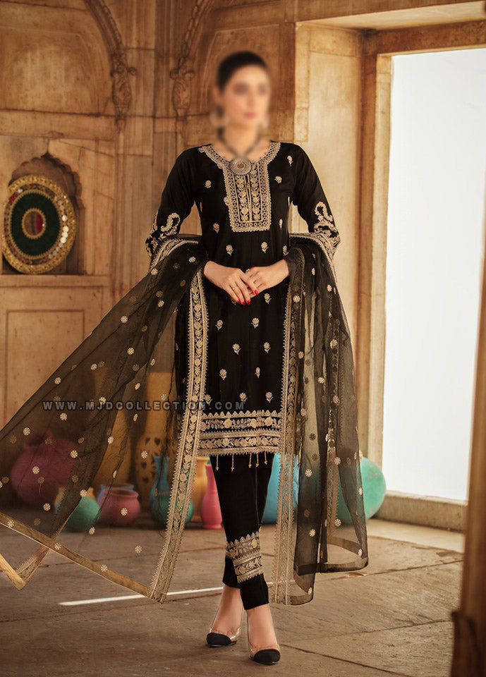 Umyas Tehzeeb Crinkle Embroidered Luxury Chiffon Collection D2