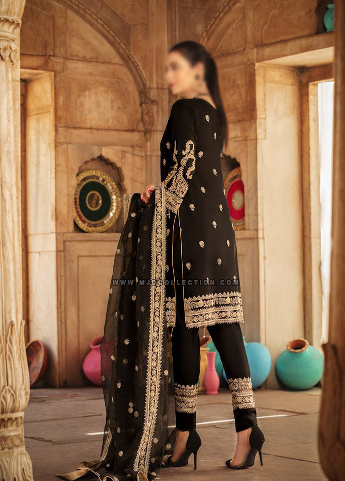 Umyas Tehzeeb Crinkle Embroidered Luxury Chiffon Collection D2